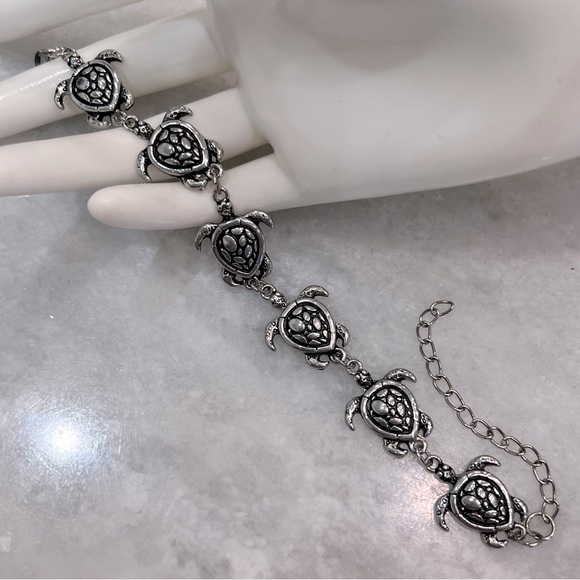 Silver Turtle Charm Bracelet - Picture 3 of 9
